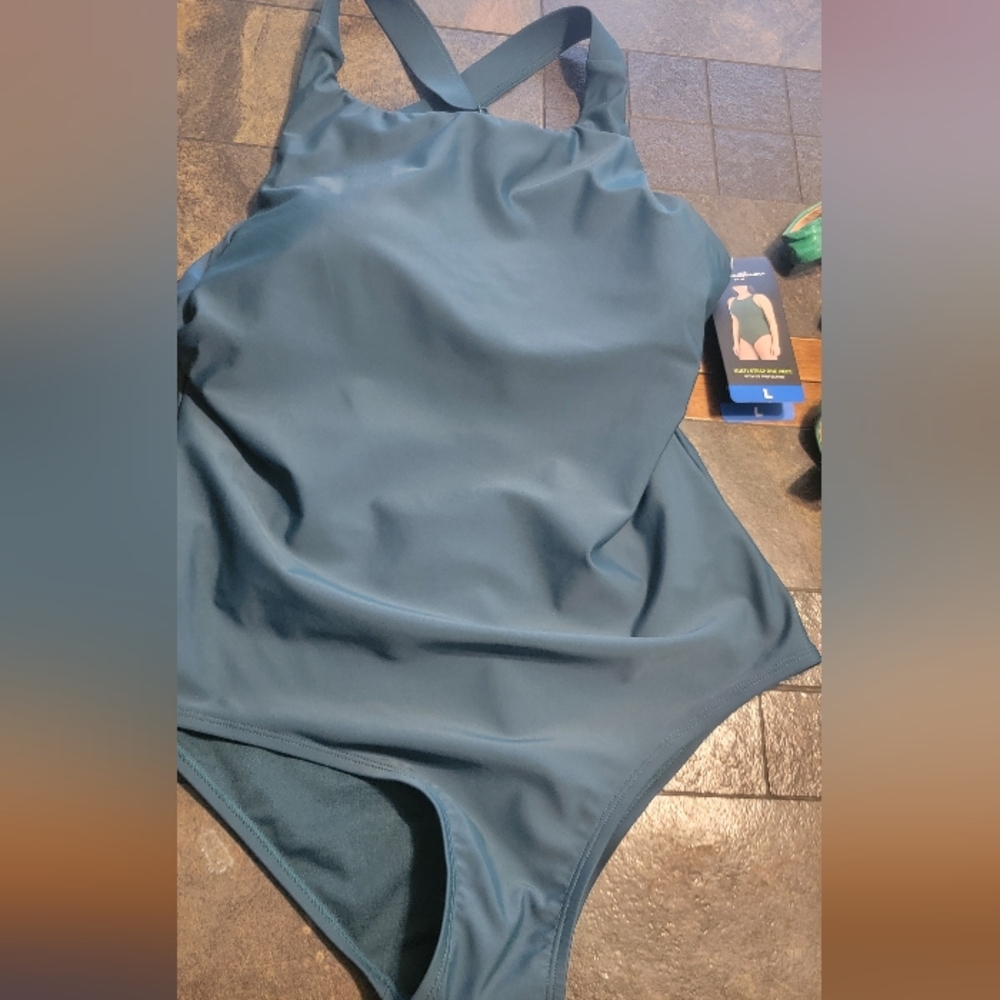 Eddie Bauer Women's Multi-Strap One-Piece with UV Protection Swimsuit, Green, L - Picture 2 of 9